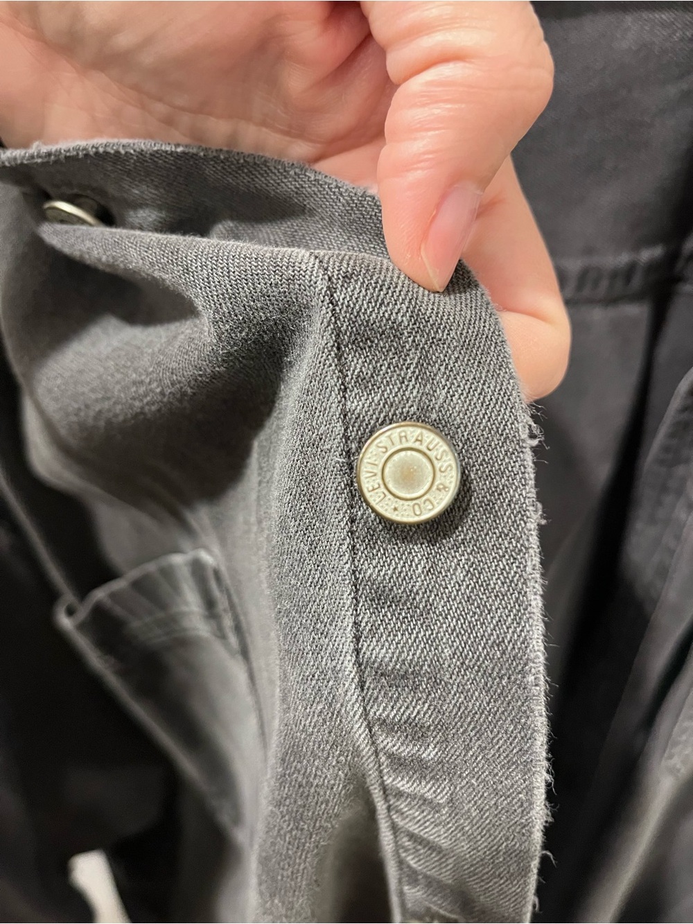 Levi's Men's Faded Charcoal Button-Up Shirt Jacket - Picture 4 of 4